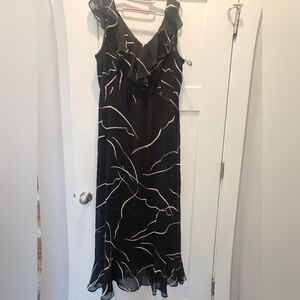 NWT! DKNY Womens Black WHITE Detail Sleeveless V Neck Maxi Dress SZ 16